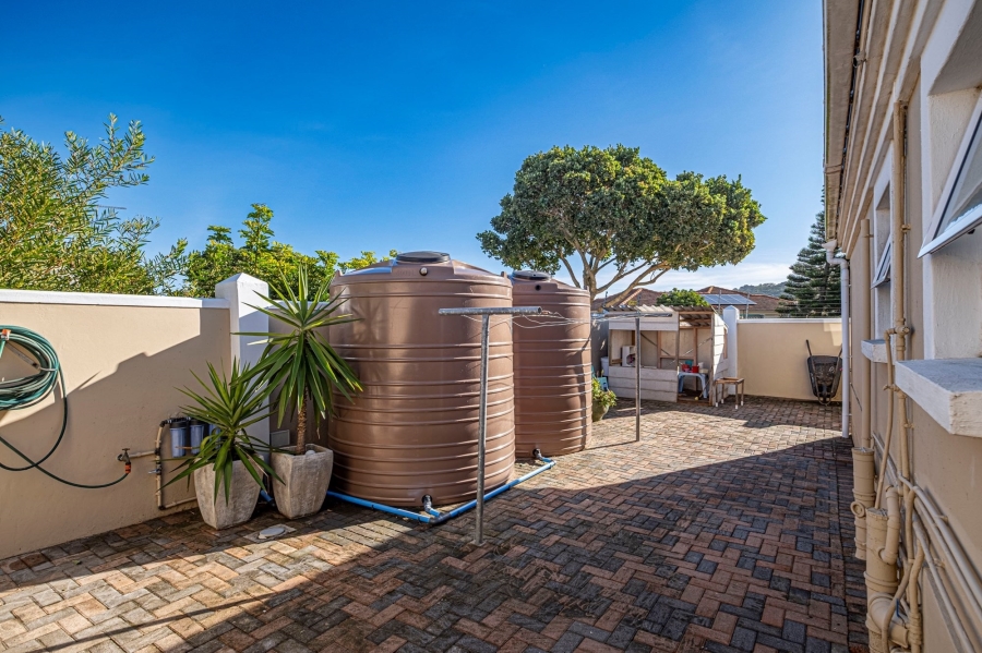 4 Bedroom Property for Sale in Lovemore Park Eastern Cape